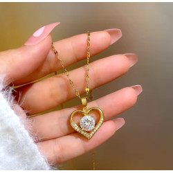 Collar Corazón con Circonita: Elegancia y Amor en Cada Brillo
