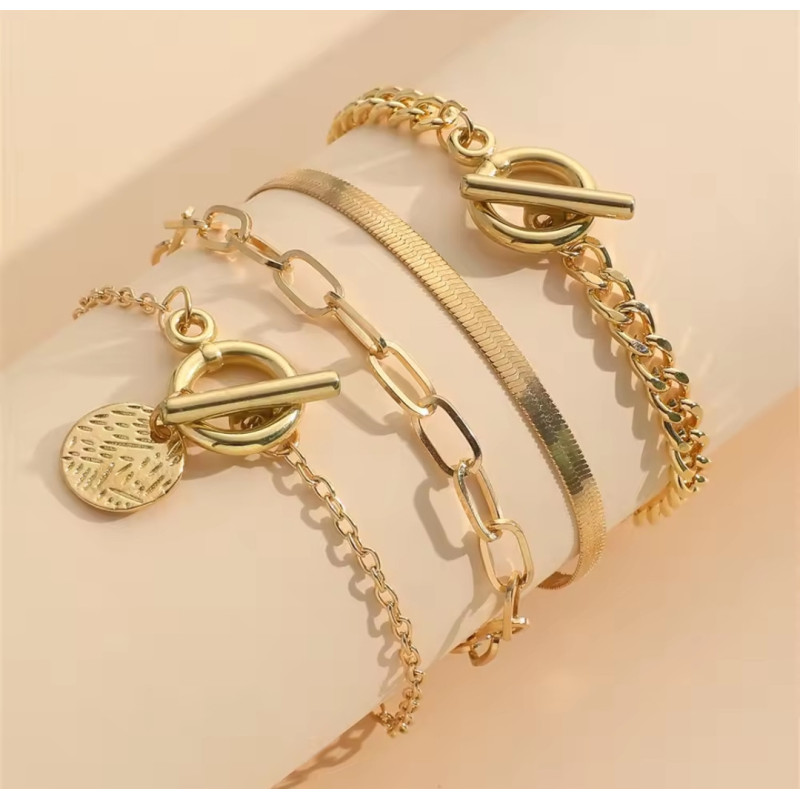 Juego de 4 pulseras doradas minimalistas: Elegancia y estilo atemporal