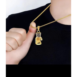 Eleva tu Estilo con el Colgante de Guante de Boxeo Dorado