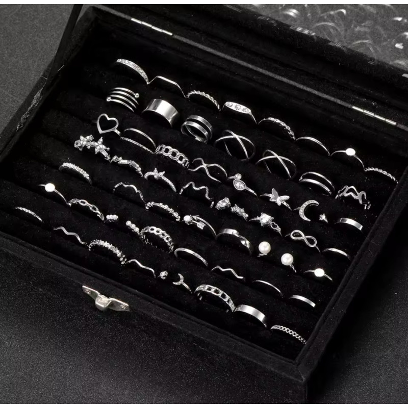 60 bagues tendance à un prix incroyable : renouvelez votre boîte à bijoux ! 60 bagues tendance à un prix incroyable : renouvelez votre boîte à bijoux !