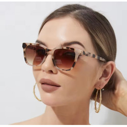 Gafas de sol cuadradas de carey: Elegancia atemporal para cualquier ocasión